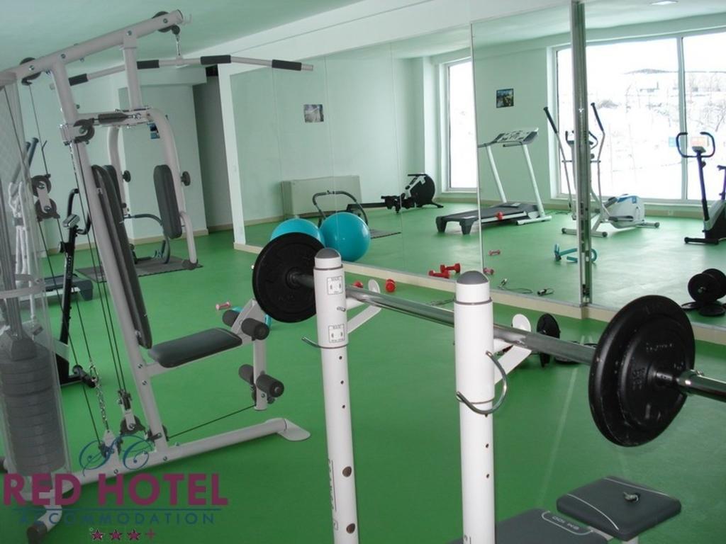 Red Hotel Accommodation 클루지나포카 외부 사진